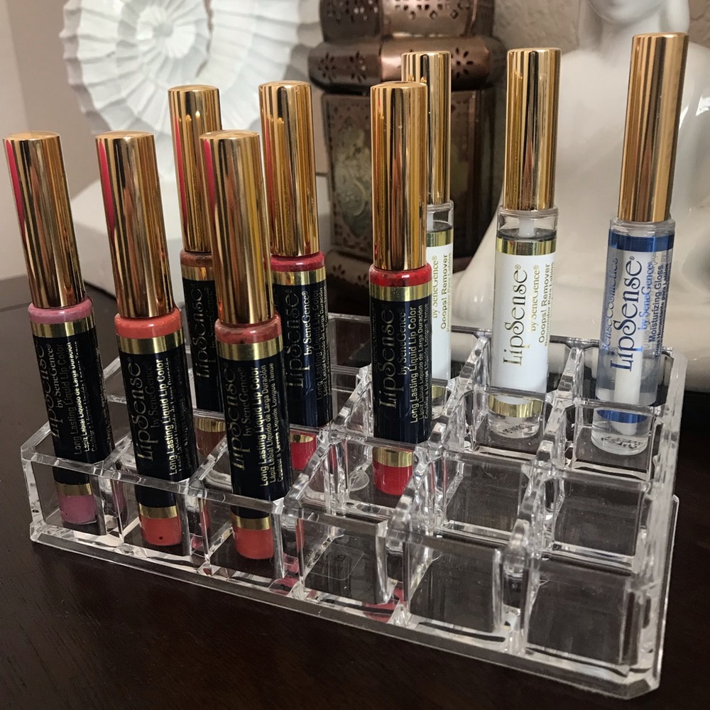 6 Lipsense colors, 2 removers and 1 gloss
